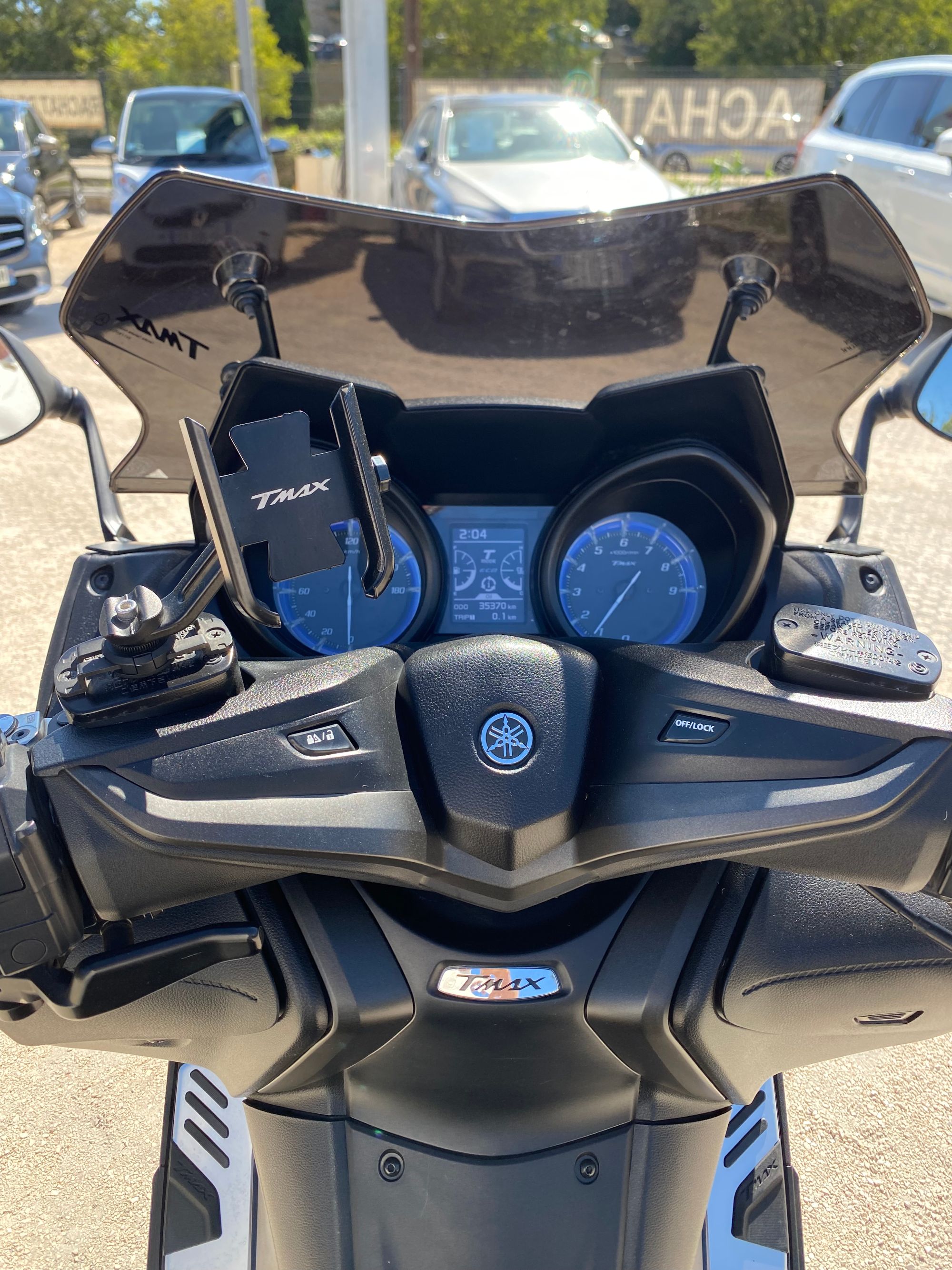 YAMAHA TMAX 560 — photo 6