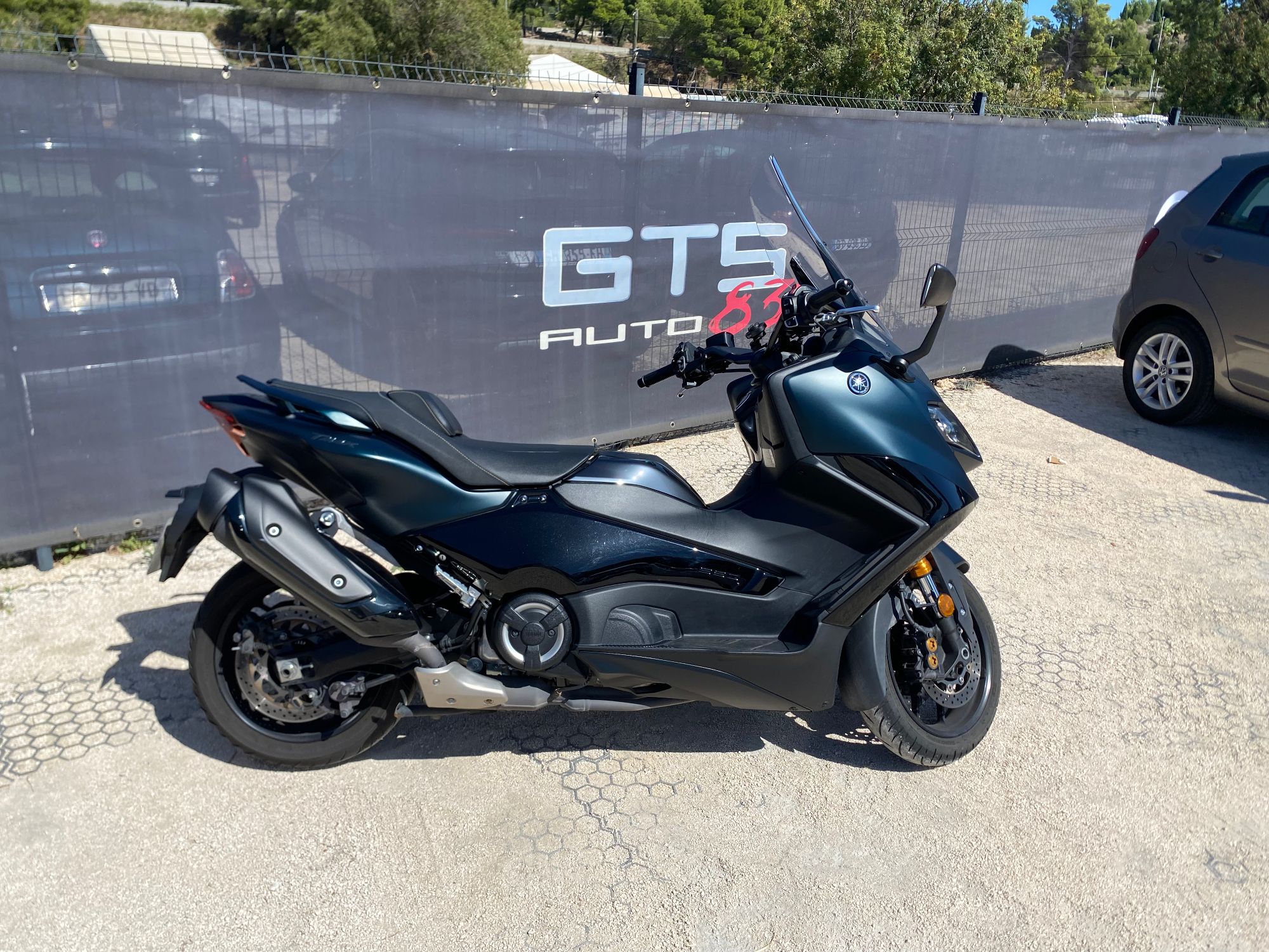 YAMAHA TMAX 560 TECHMAX — photo 2
