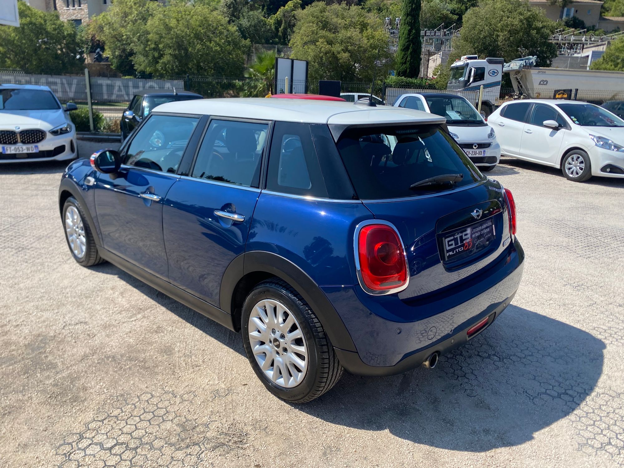 MINI Cooper 5 portes 1.5L 136ch — photo 4